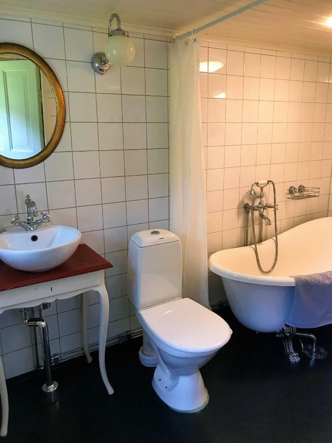 Lerdala Sjoebacken Gard Bed & Breakfast エクステリア 写真